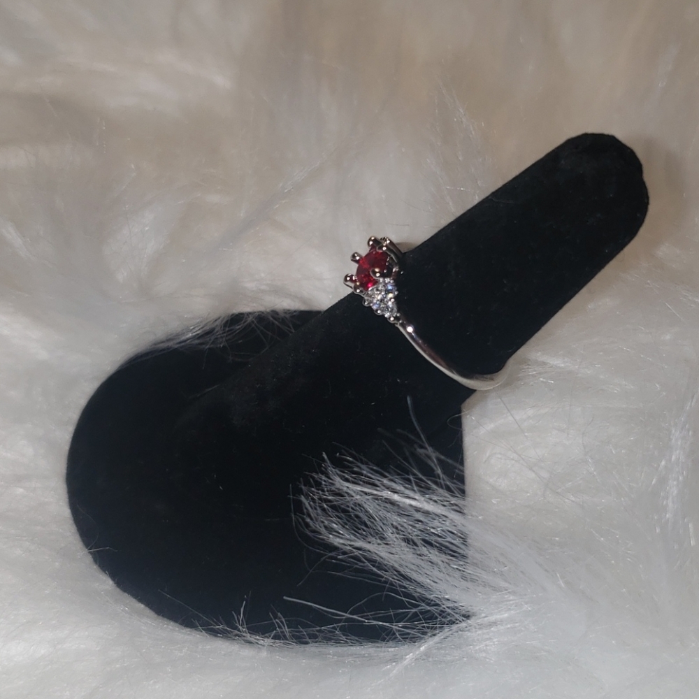 Red Ruby Diamond Ring - Picture 6 of 9